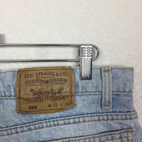 LEVI'S Lightwash High Waisted Denim Shorts Sz 31 - Picture 4 of 6